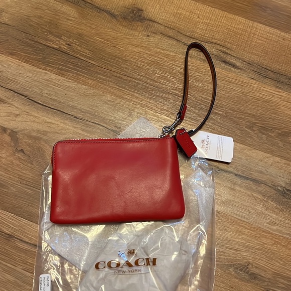 Coach c Wristlet NWT - Picture 2 of 2